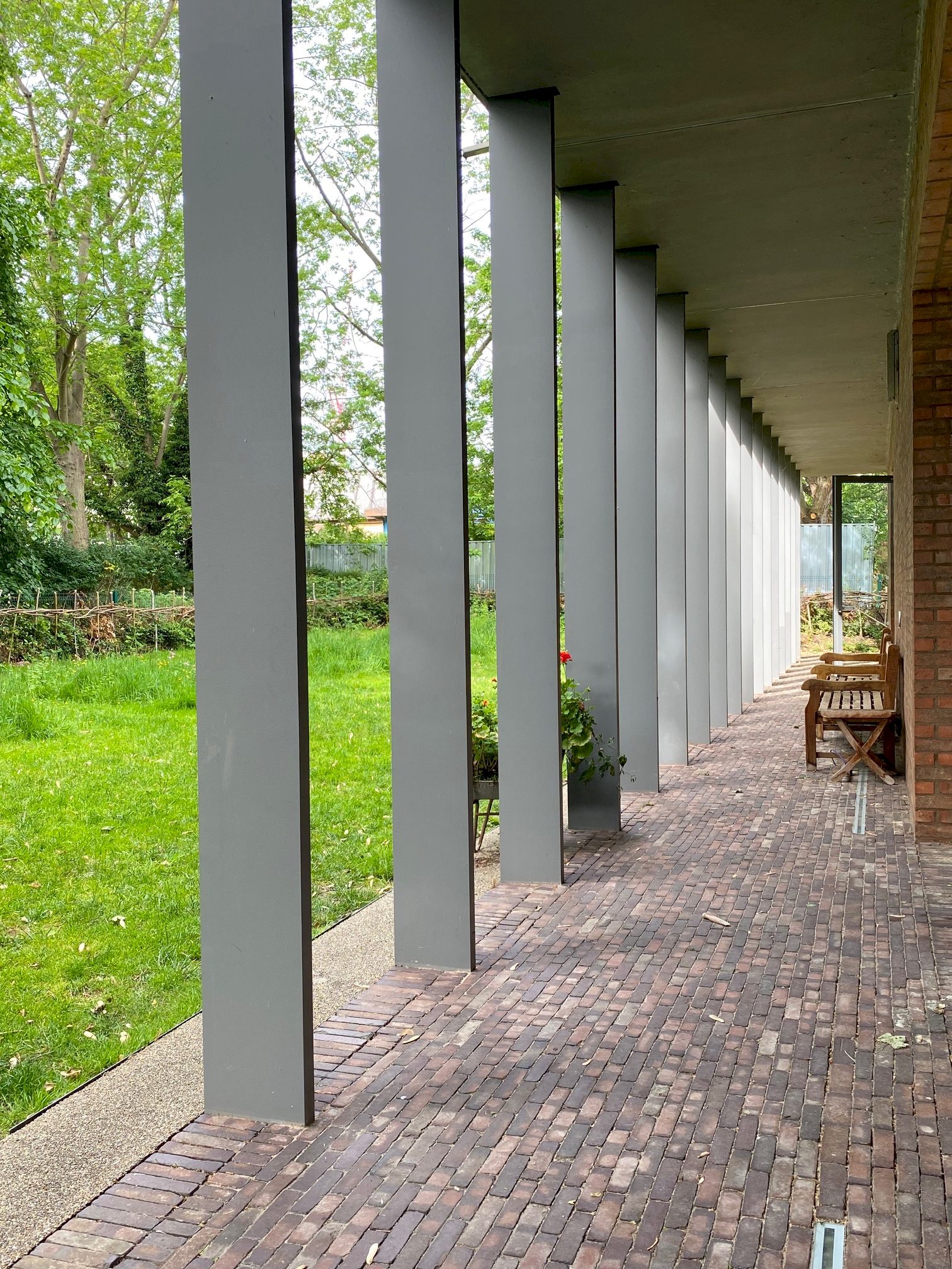 /images/library/large/colonnade.jpg